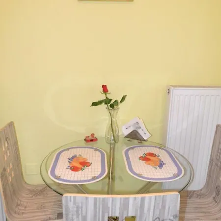 Agia Sofia's Down Town Flat *